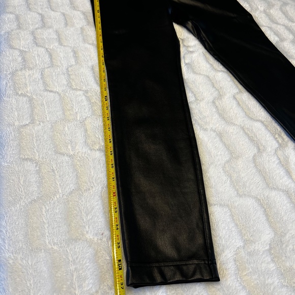 Guess Black Faux-Leather Pants Size 2 - Picture 8 of 10